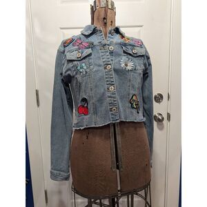 Rue 21 Cropped Denim Jean Jacket Embroidered Patches Size Large Stretch